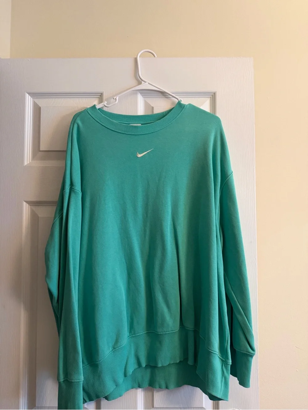 Nike Women's Teal Green Crewneck Sweatshirt